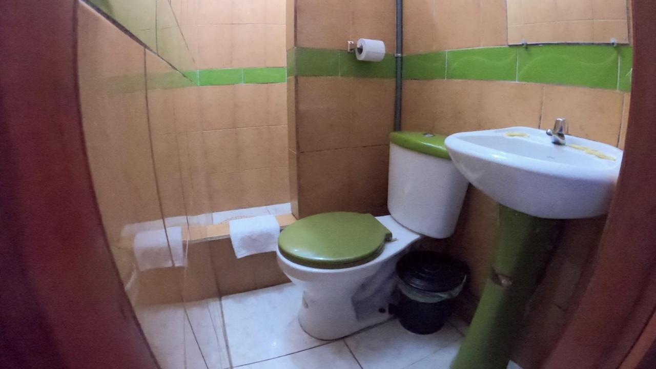 Hostal Casa Montoya บาญอส ภายนอก รูปภาพ