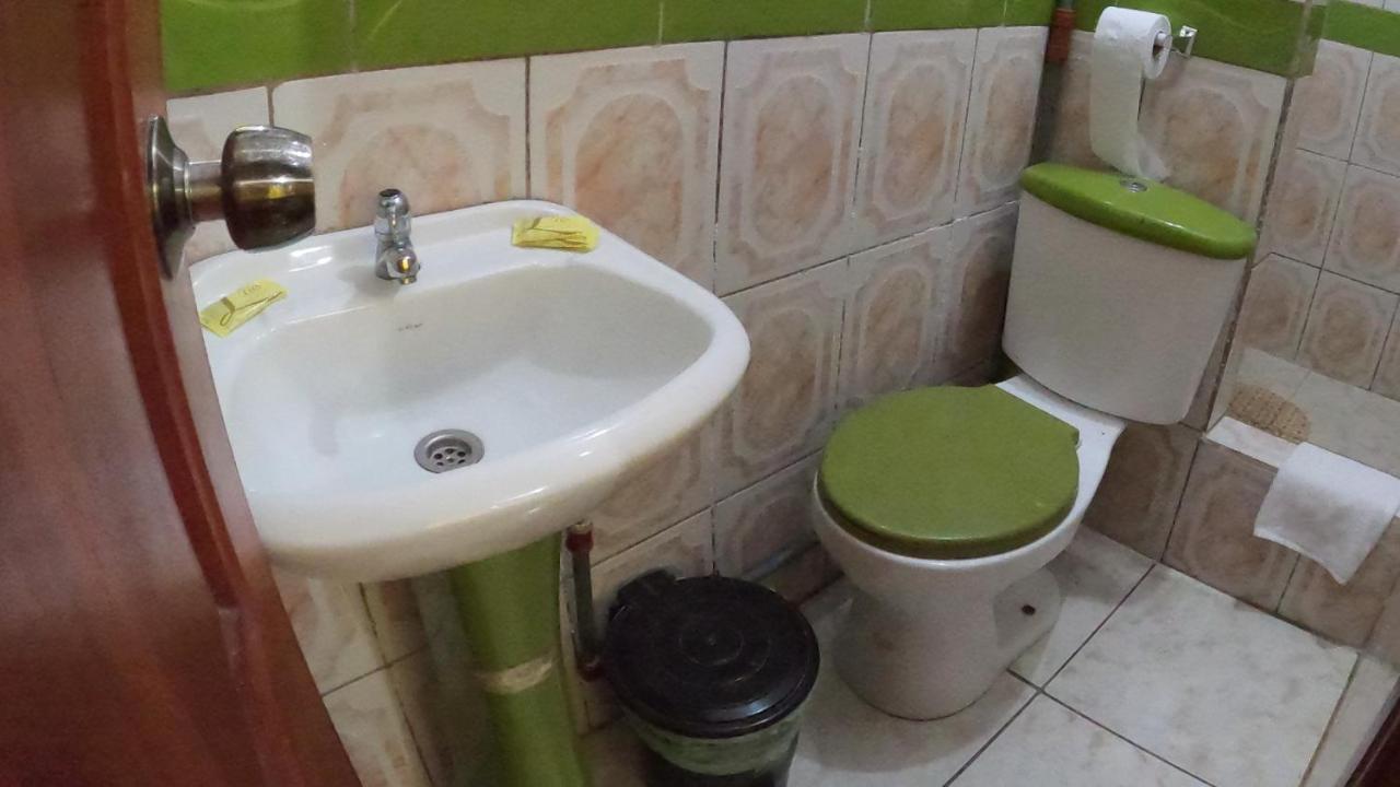 Hostal Casa Montoya บาญอส ภายนอก รูปภาพ