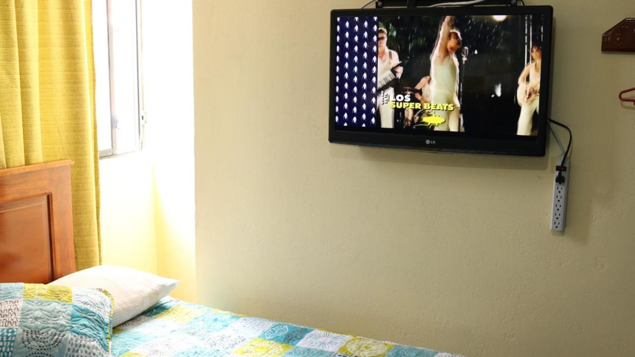 Hostal Casa Montoya บาญอส ภายนอก รูปภาพ